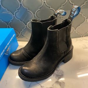 Fluevog Nap -Chelsea style boots -NIB